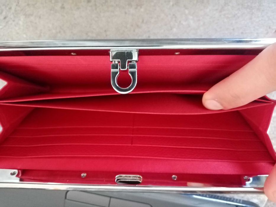 Дамско кожено портмоне