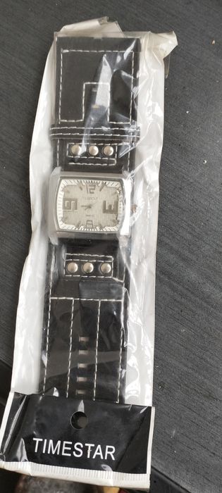 De vânzare ceas nou