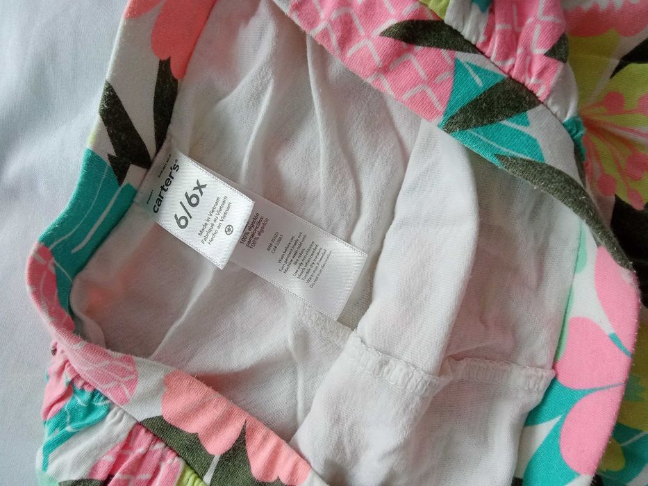 Лот летни дрехи момиче 6 г. за 8 евро.