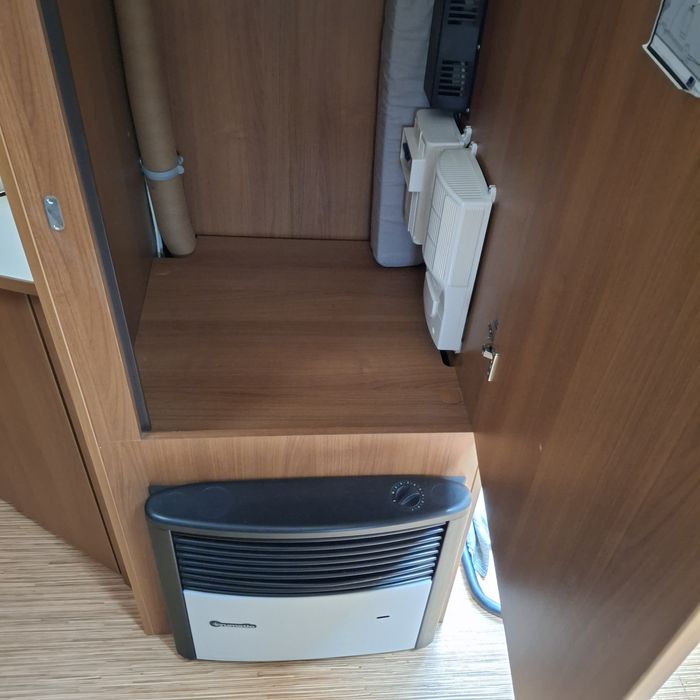 Продавам Карвана .