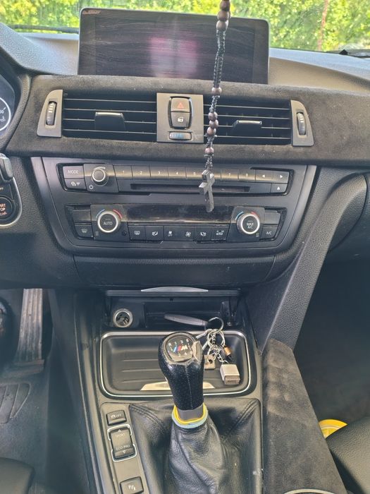 Vând BMW seria 3 f 30 f 31 anul  2015 diesel 318