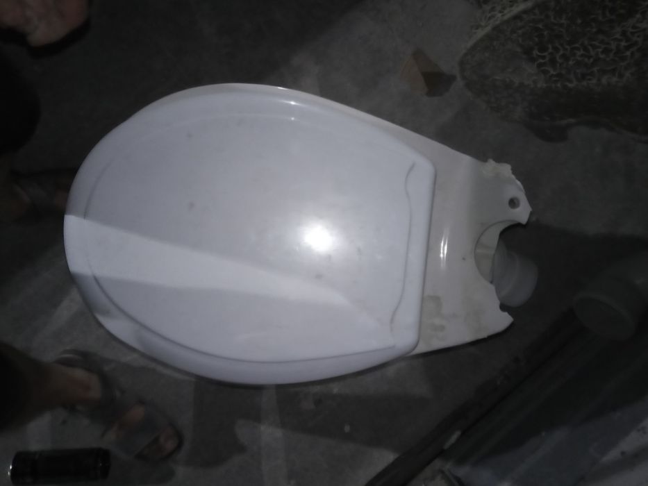 Продам унитазы бу