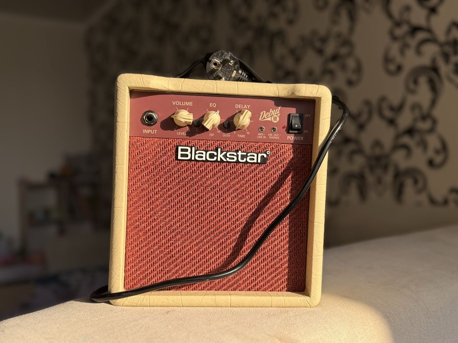 Гитарный Комбоусилитель BLACKSTAR Debut 10E