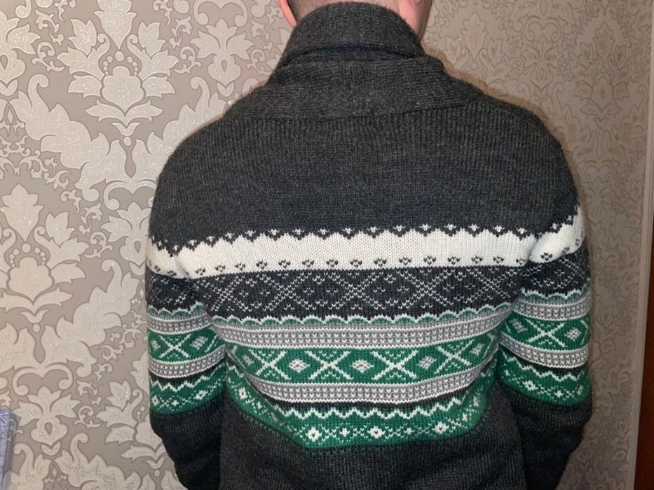 Продам рубашку и свитер