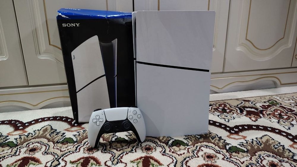 Playstation 5 slim 1Tb идеально состояние игры есть