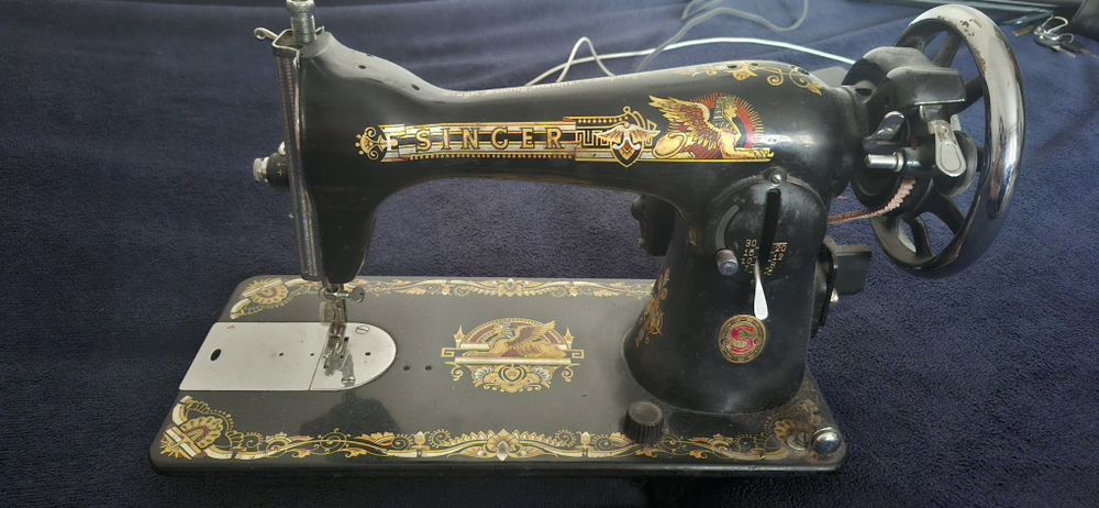 Masina de cusut Singer, electrica