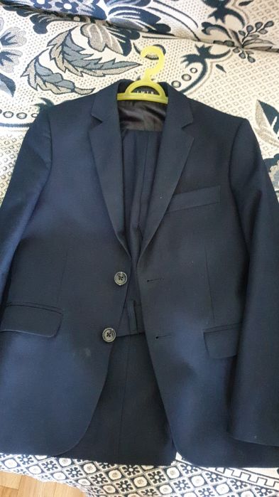 Школьная форма  в хорошем состоянии . .