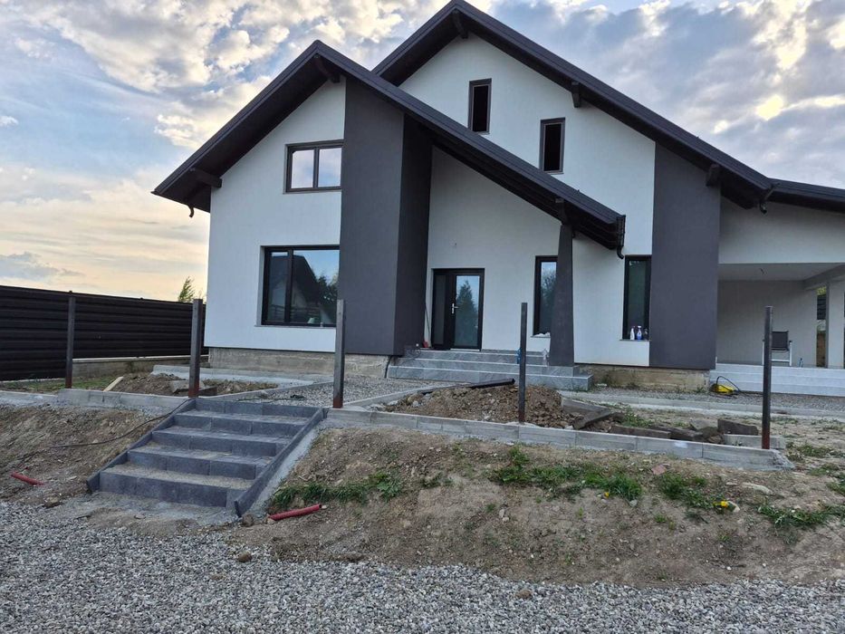 Casă parter 240mp + teren 900mp – Târgu Neamț