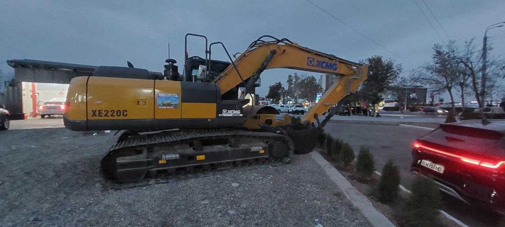 XCMG XE200C  гидравлический гусеничный экскаватор. 1,2