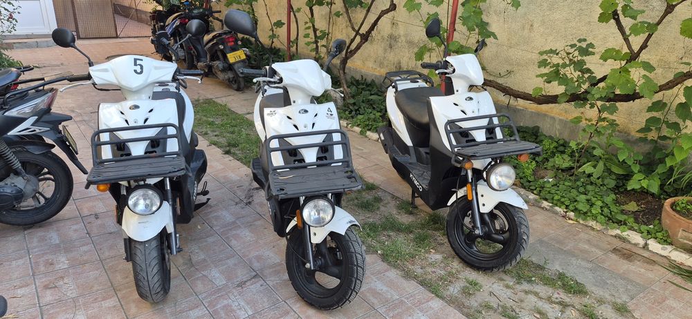 Vand 3 scutere Kymco 2020