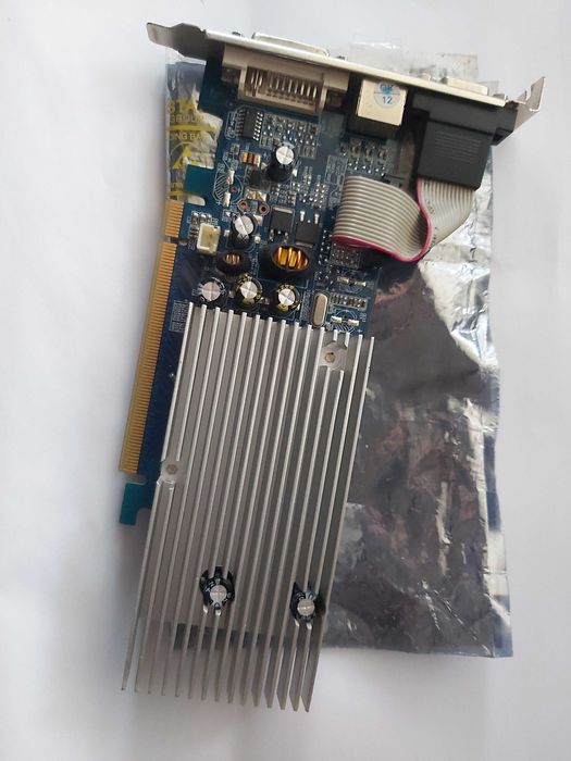 Placa video Galaxy GF7300LE PCI-E 128Mb /ddr2 (perfect functionala)