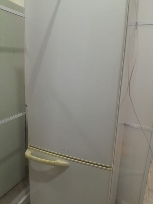 Продам холодильник
