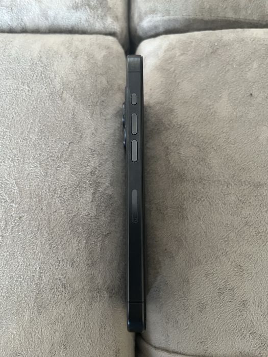 Продам Iphone 15 pro