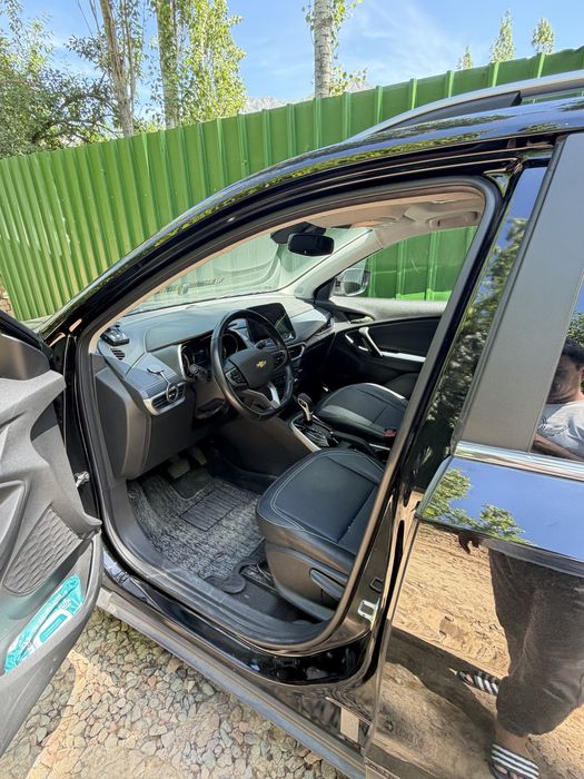 Tracker turbo premier sotiladi