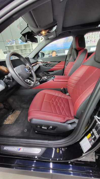 BMW i5 40L Nalichi