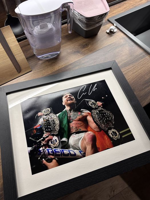 Снимка с подпис на Конър МакГрегър