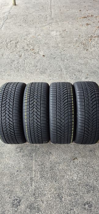 4 anvelope iarna ca si noi Semperit 235/55/17.Pretul este pe bucata.