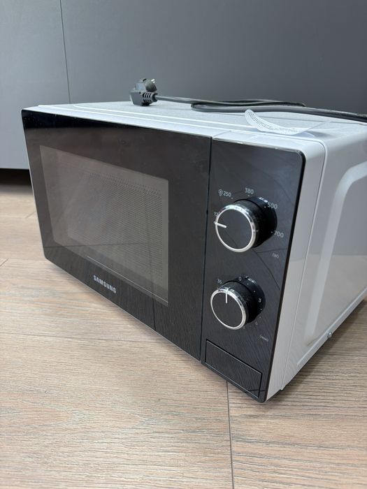 Микровълнова Samsung MS20A3010AH