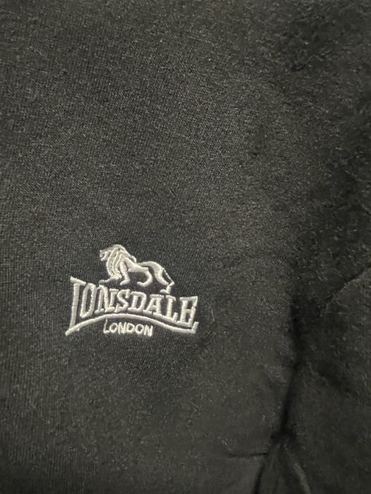 Суичър Lonsdale.