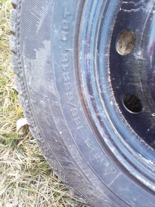 Vând roți Logan +set bară plafon