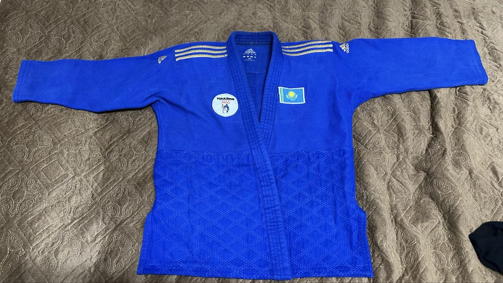 Продаю кимоно для дзюдо