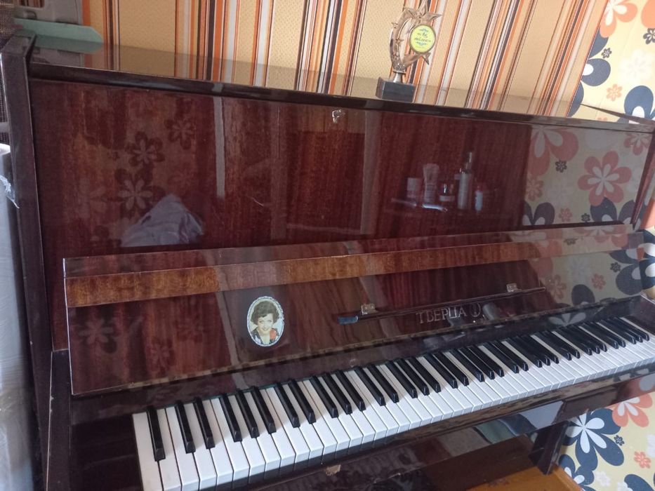 Продам шкаф и кровать