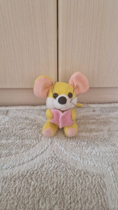 Кукла и мягкая игрушка