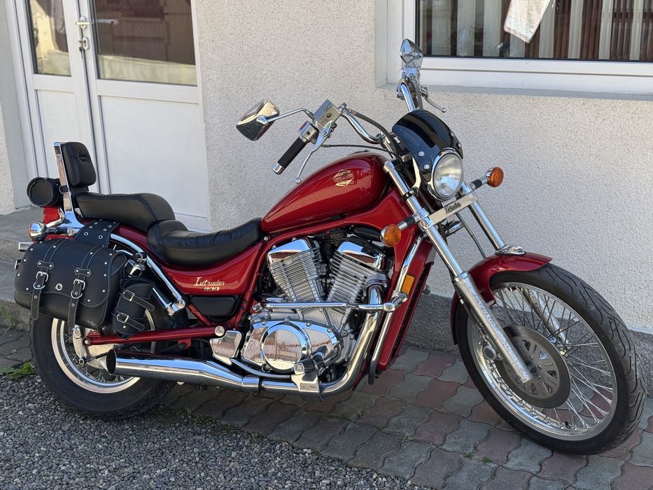 Suzuki Intruder VS800 "Candy Red" -impecabil- pt. pretentiosi  (Gen Shadow/Vulcan/Dragstar)