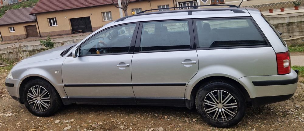 Vand WV Passsat 1.9 131 cp an 2003 în stare buna pret 1600 euro neg