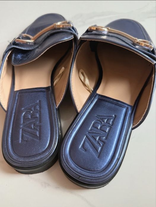 Papuci piele • Zara • 38