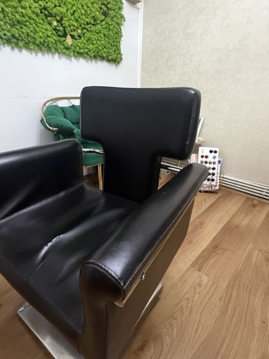 Scaun tip fotoliu coafor