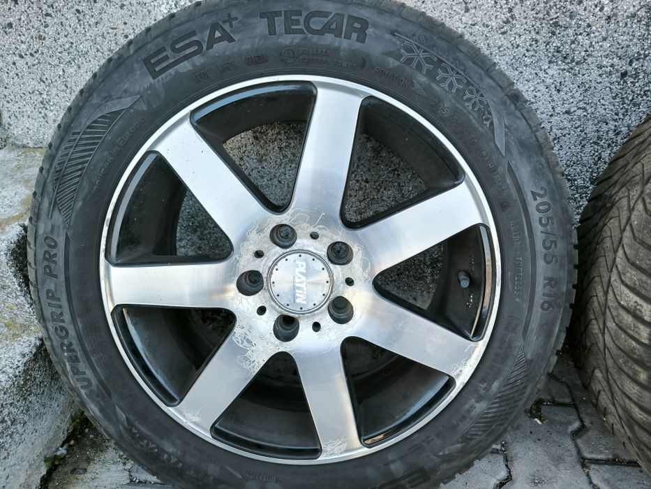 Зимни гуми 205/55/16 с джанти.