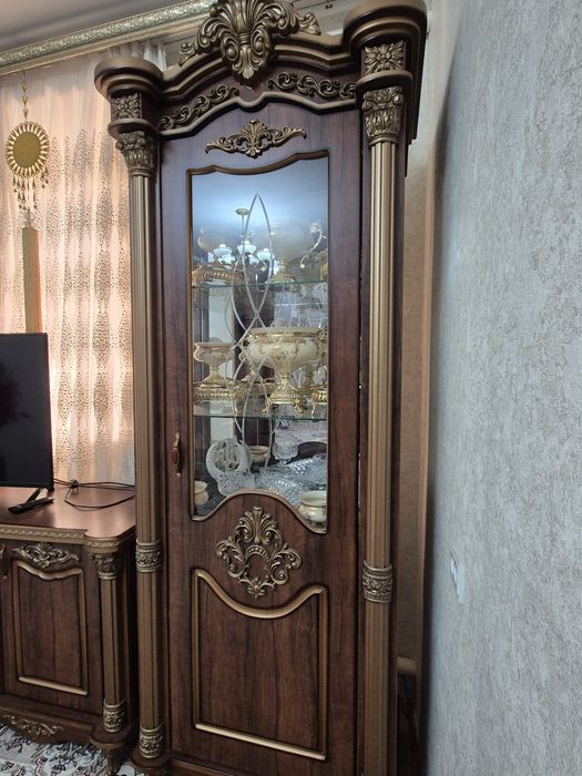 Зал учун мебель сотилади