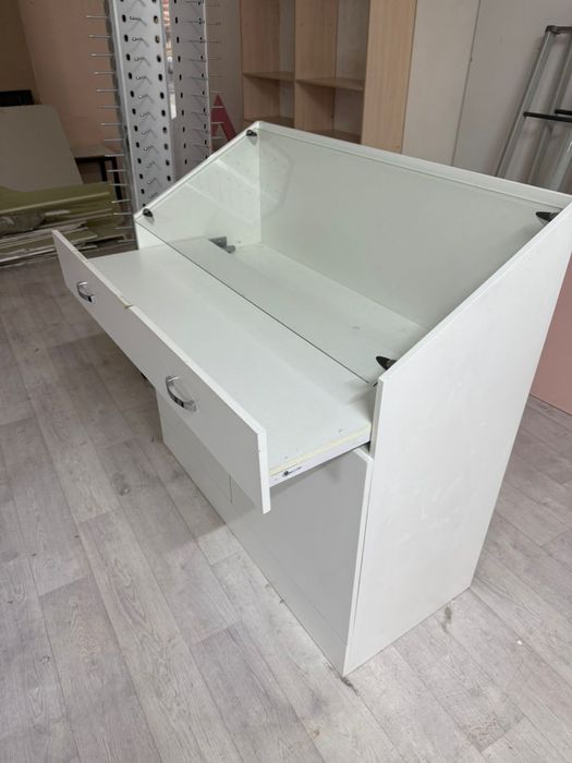 Продам кассовую зону