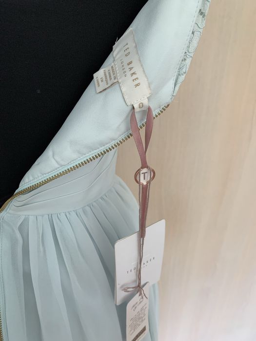 Нова рокля Ted Baker, размер XS