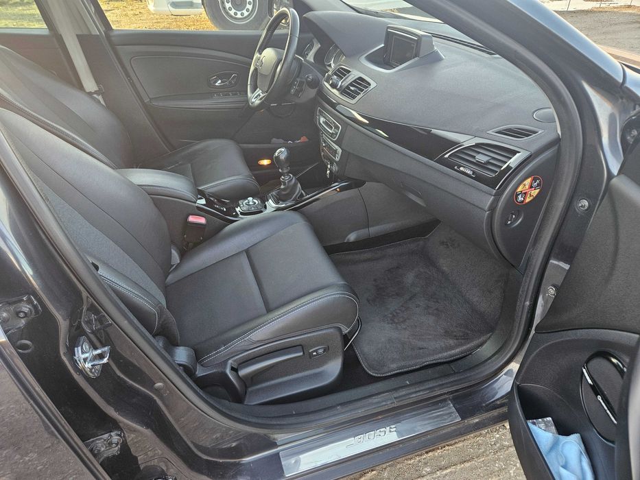 RENAULT MEGANE 3 Grandtour  dCi 130 Bose Edition, An 2013, 215.432 Km