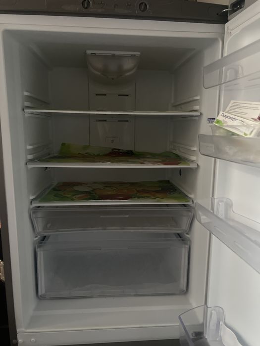 Холодильник Hotpoint Ariston