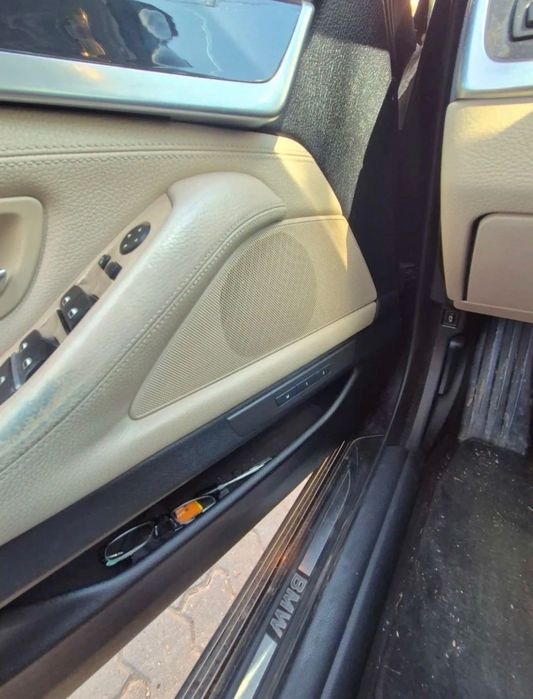 Автомобил BMW 523