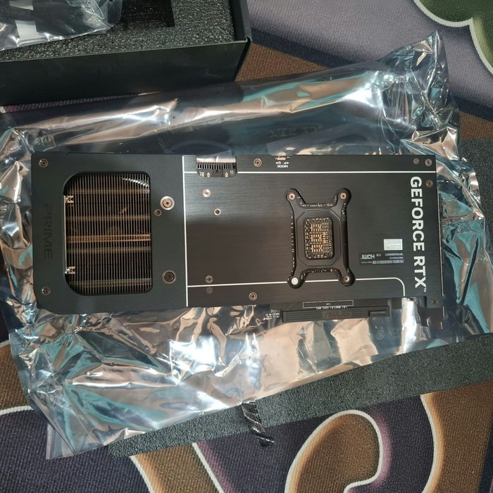 Видеокарта ASUS GeForce RTX 5070 PRIME OC