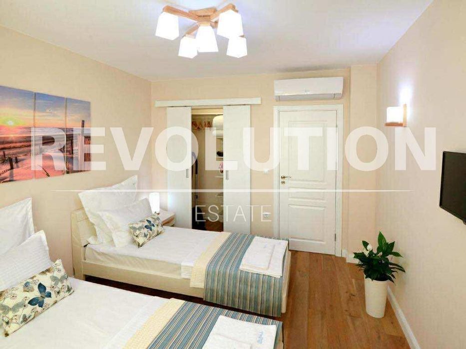 Дава се под наем Четиристаен апартамент в Варна, Център - 100 кв.м за 1500 € - Снимка #4