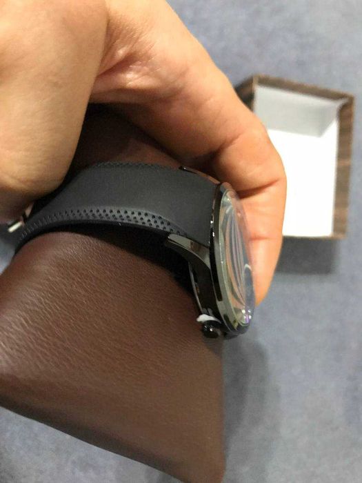 Мъжки часовник Emporio Armani - в кутия, нов и неползван