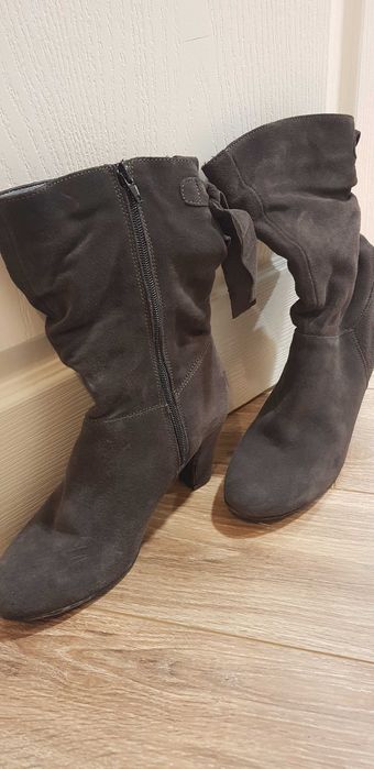 Боти  естествен велур Tamaris