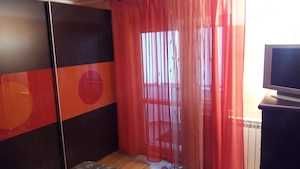 Inchiriez apartament 2 camere decomandat