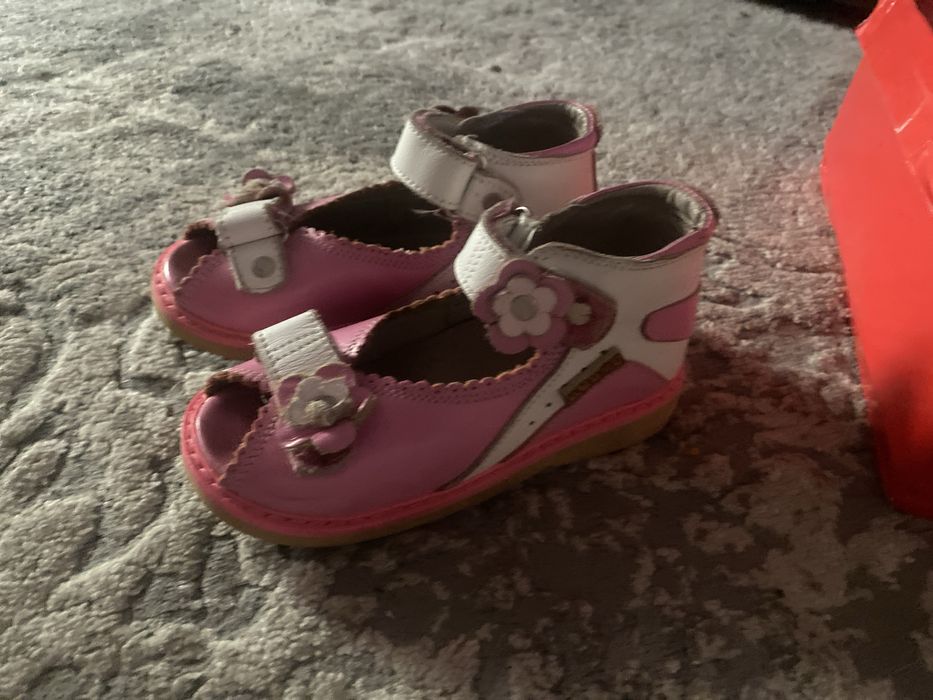 Продаеться куртка zara