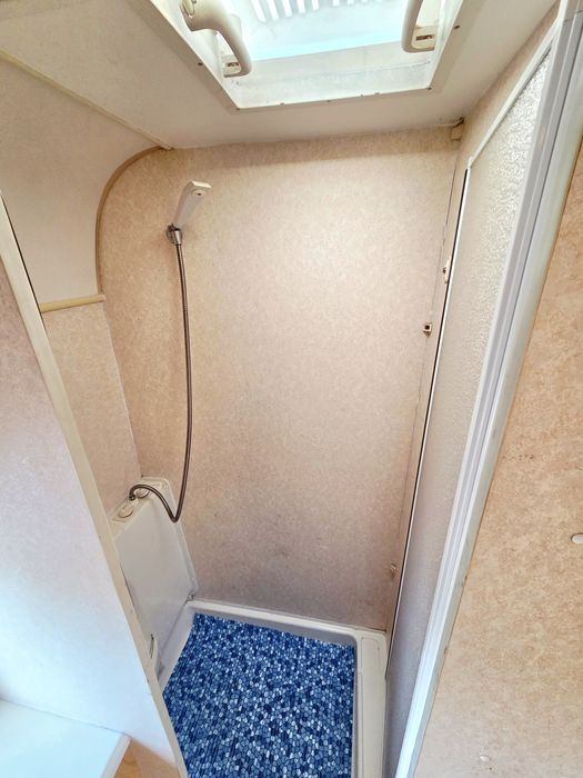 Rulota BAILEY Imperial 2001 cu moover ,cort