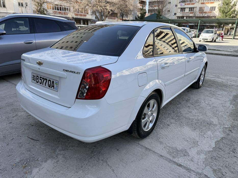 CHEVROLET Lasetti 1.8 pozitsiya 2 HOLATI IDEAL