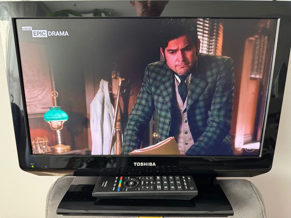 TV TOSHIBA mic (de bucatarie) cu telecomanda, Top