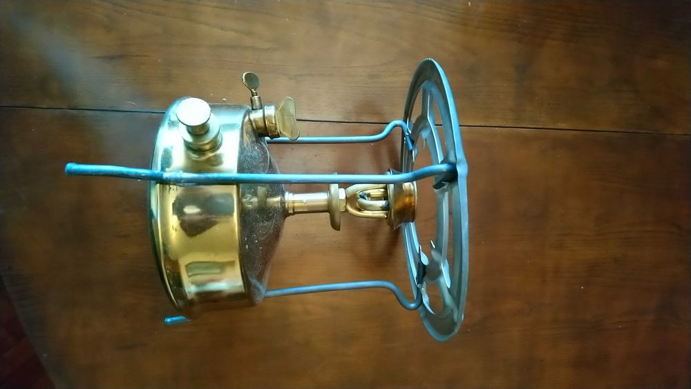 Керосинов нагревателен прибор ( котлон ) " Тула ".