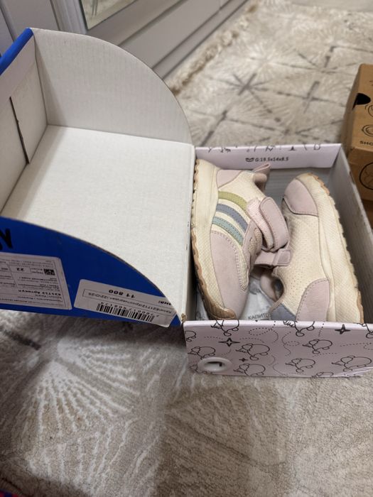 Продам обувь для девочки. На весну и лето