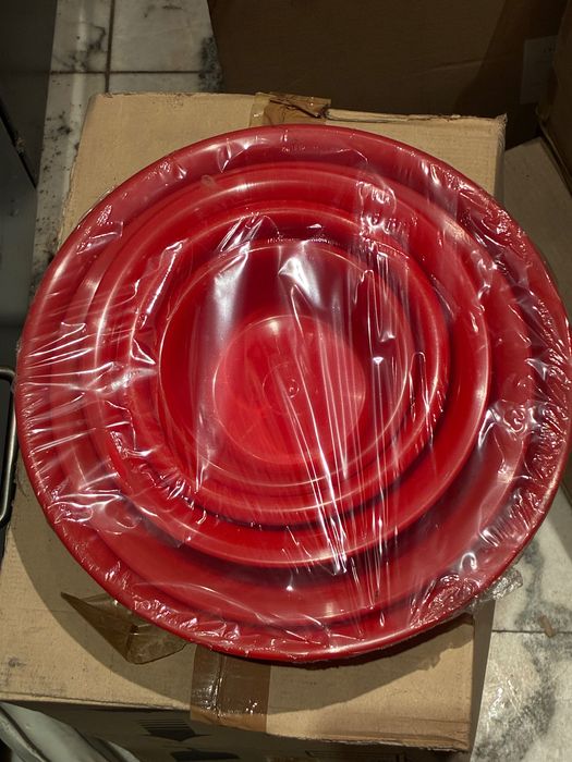 Пластмасови купи и кофи